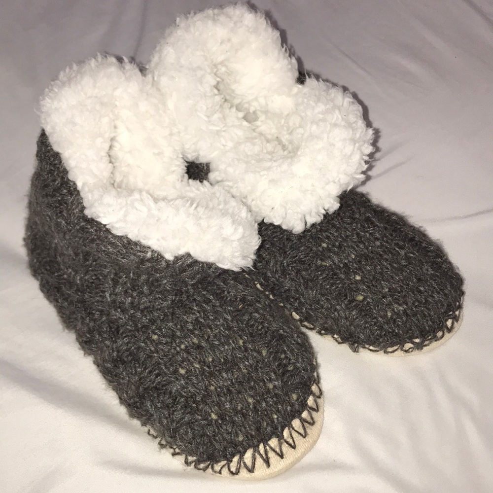 KNIT SLIPPERS *pillow soft*